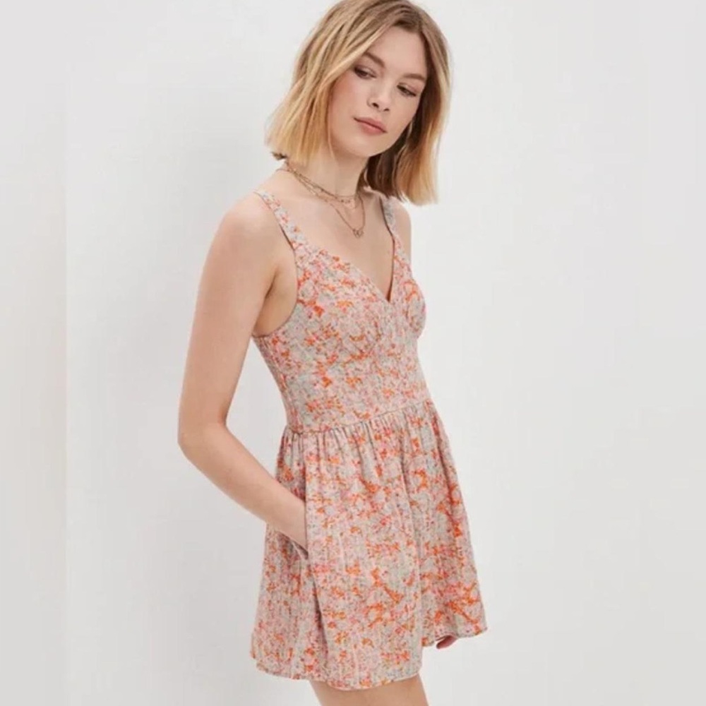 American Eagle Floral Sleeveless Romper with Pockets and Adjustable Straps - Picture 4 of 4